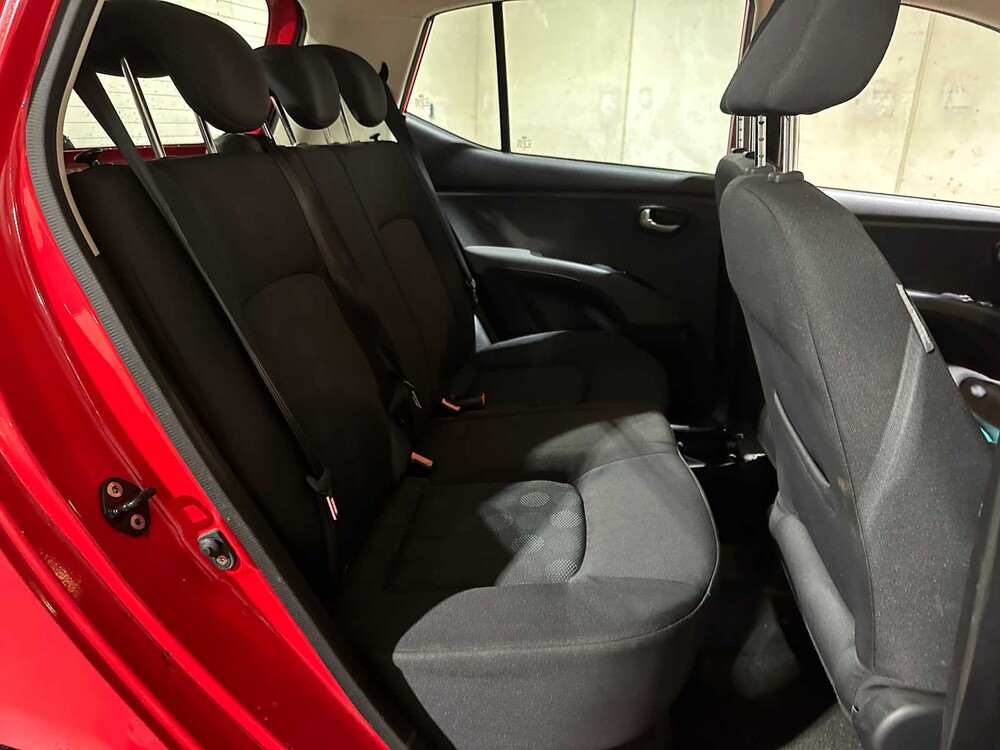 Hyundai i10 1.25i Dynamic Cool 77pk 2010, 76-LDD-4