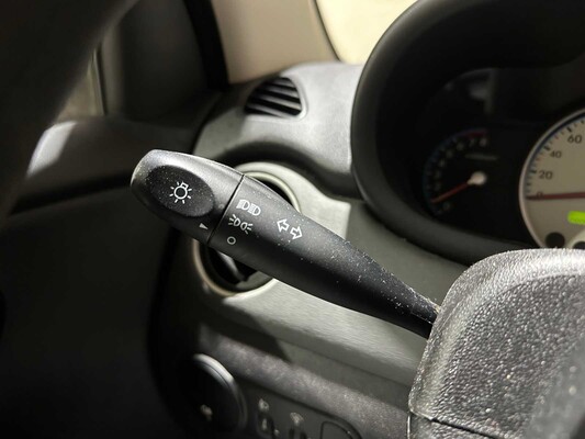 Hyundai i10 1.25i Dynamic Cool 77pk 2010, 76-LDD-4