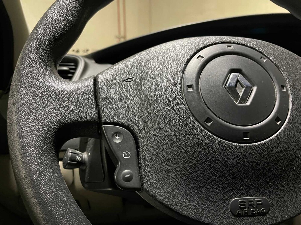 Renault Scénic 1.6-16V Dynamic Comfort 111pk 2005, 28-SF-KN