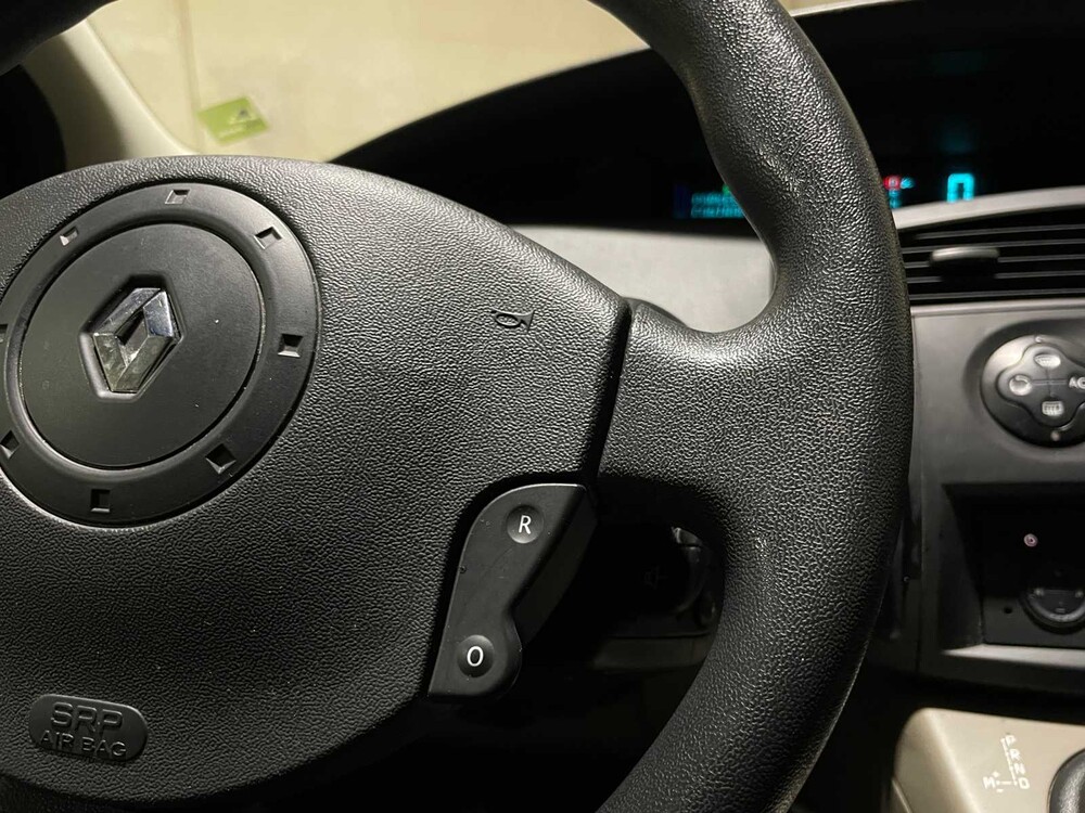 Renault Scénic 1.6-16V Dynamic Comfort 111pk 2005, 28-SF-KN