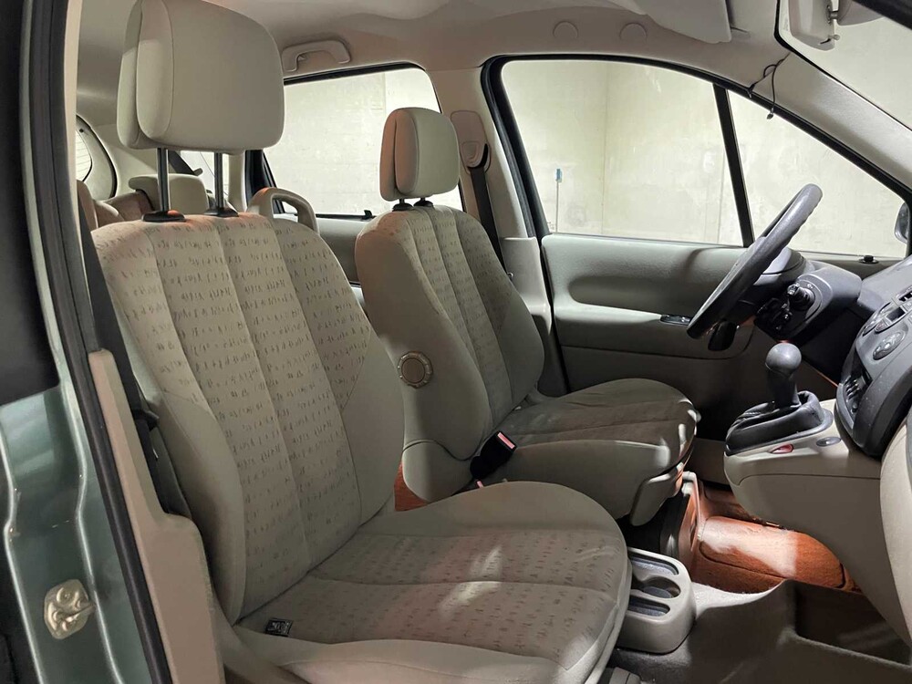 Renault Scénic 1.6-16V Dynamic Comfort 111pk 2005, 28-SF-KN