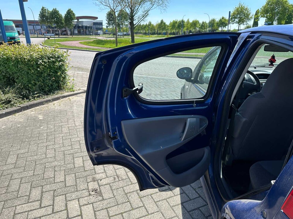 Peugeot 107 1.0-12V XR 68pk 2006, 1-SVR-93