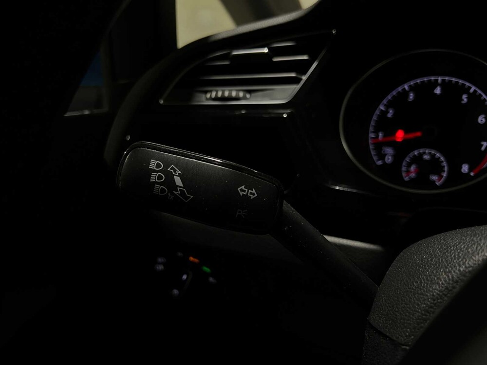 Volkswagen Touran 1.4 TSI Connected Series -Automaat- 150pk 2016, JS-249-R