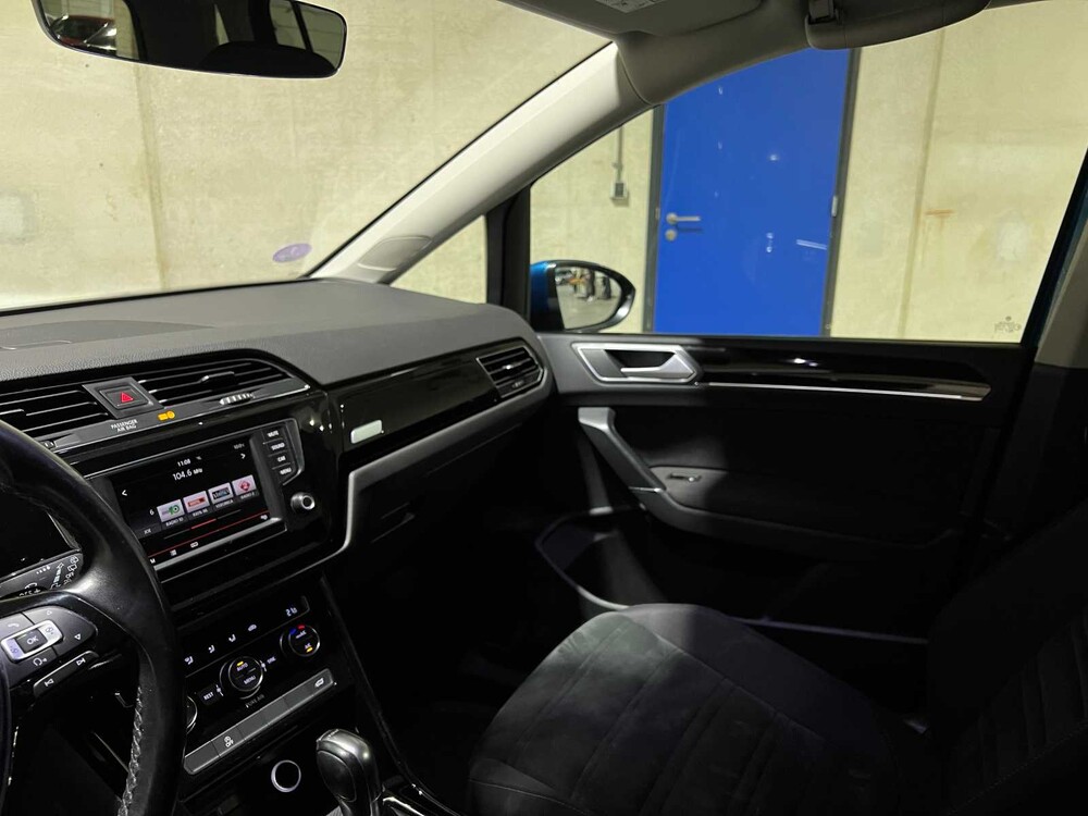Volkswagen Touran 1.4 TSI Connected Series -Automaat- 150pk 2016, JS-249-R