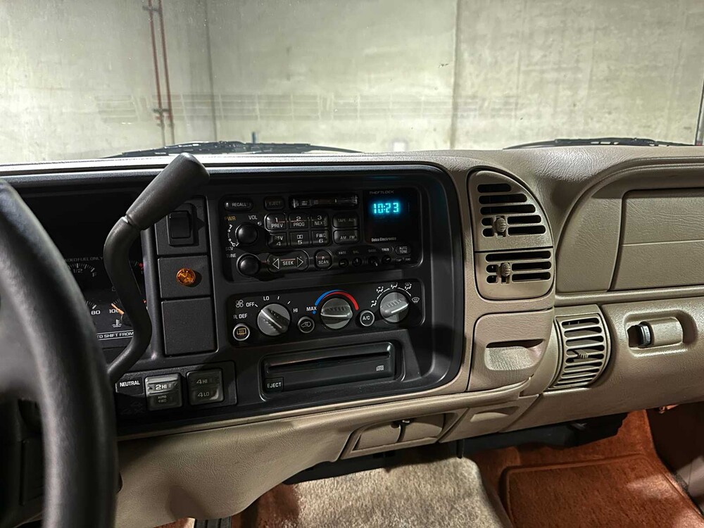 Chevrolet Suburban 1999, 95-JX-NT
