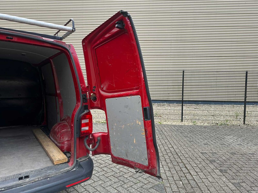 Volkswagen Transporter 2.0 TDI 102pk 2017, VSV-01-F Bedrijfswagen