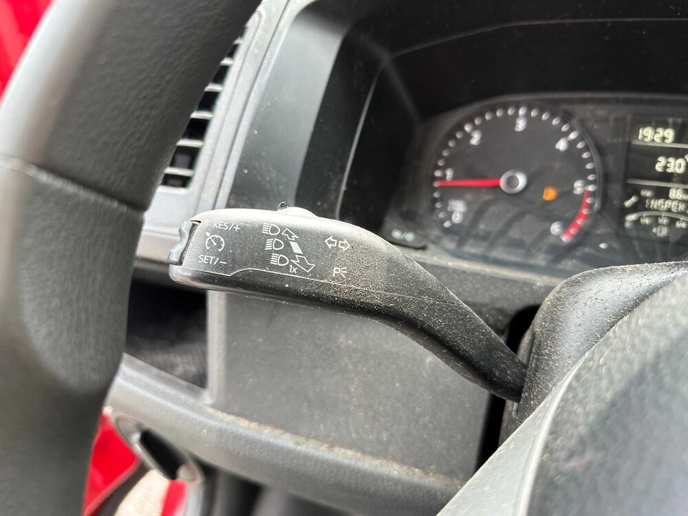 Volkswagen Transporter 2.0 TDI 102pk 2017, VSV-01-F Bedrijfswagen