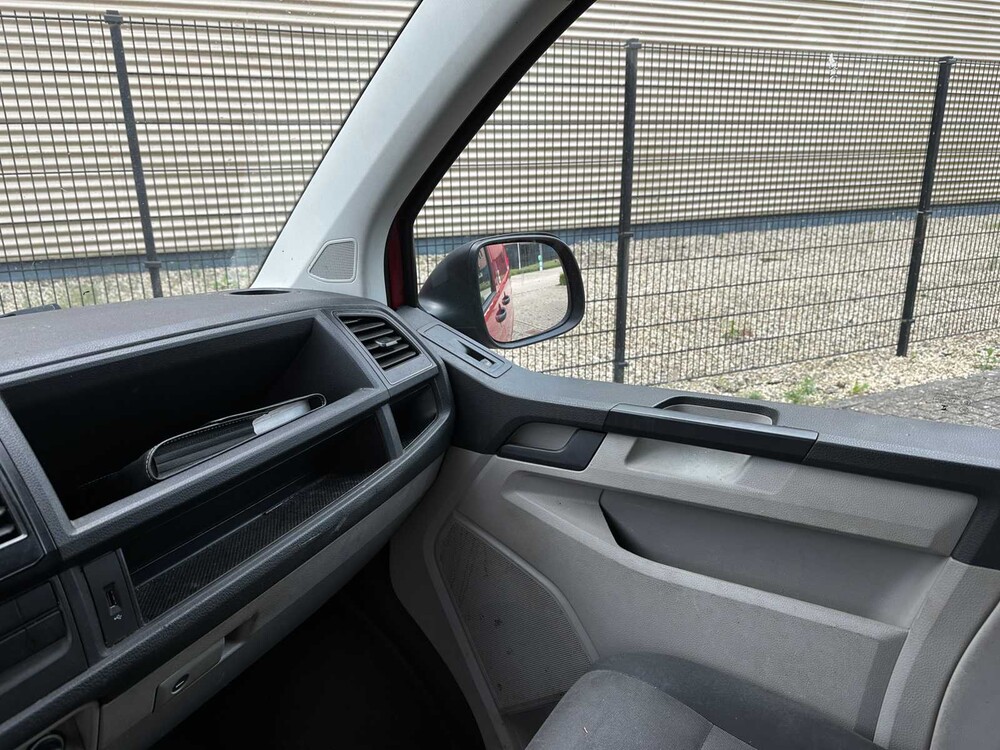 Volkswagen Transporter 2.0 TDI 102pk 2017, VSV-01-F Bedrijfswagen