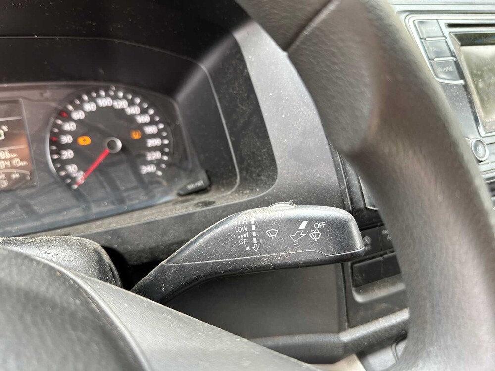 Volkswagen Transporter 2.0 TDI 102pk 2017, VSV-01-F Bedrijfswagen