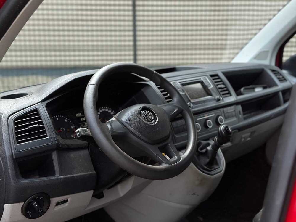 Volkswagen Transporter 2.0 TDI 102pk 2017, VSV-01-F Bedrijfswagen