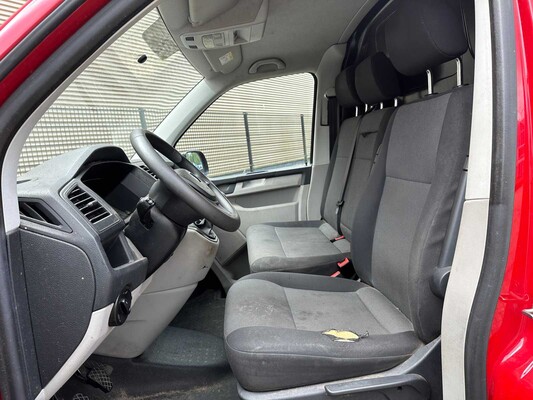 Volkswagen Transporter 2.0 TDI 102pk 2017, VSV-01-F Bedrijfswagen