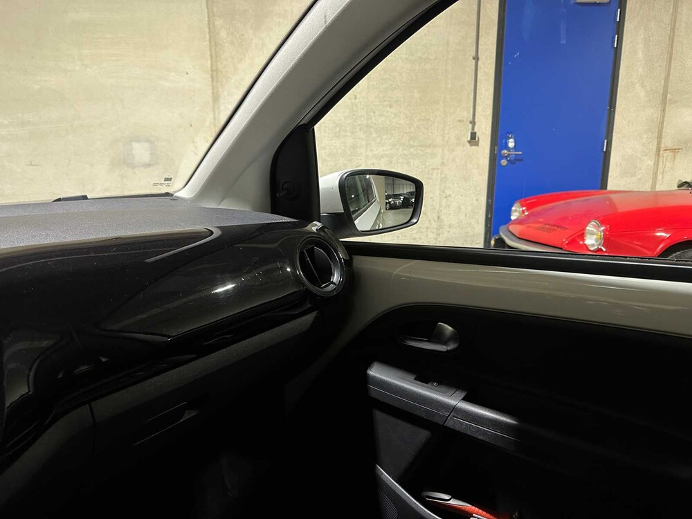 Volkswagen Up! 1.0 move up! BlueMotion 60pk 2013, 2-SZR-70