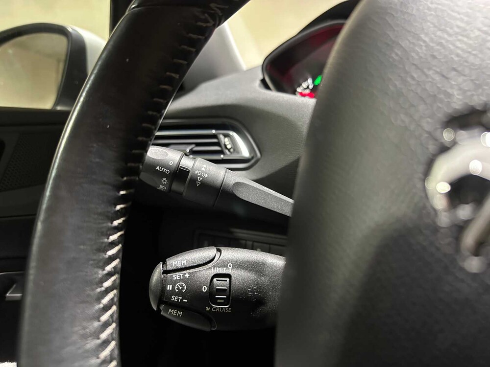 Peugeot 308 SW 1.2 e-THP Allure 131PS 2014 (Automatik), 6-ZDS-85