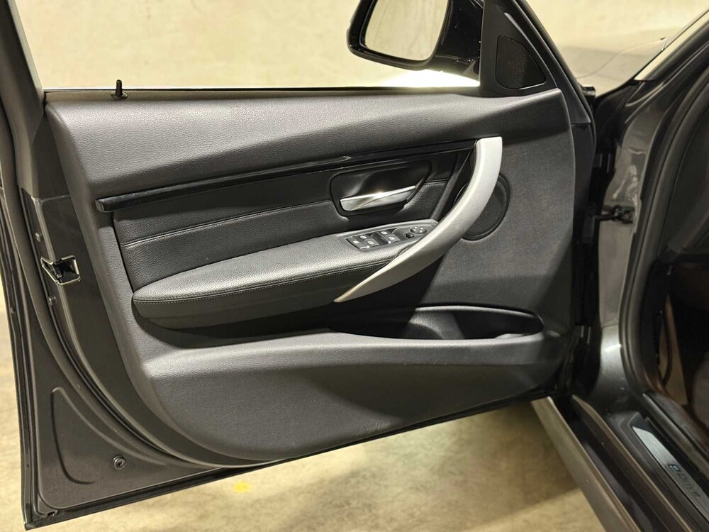 BMW 330e M-Sport High Executive 184PS 2016 3er, JS-229-N