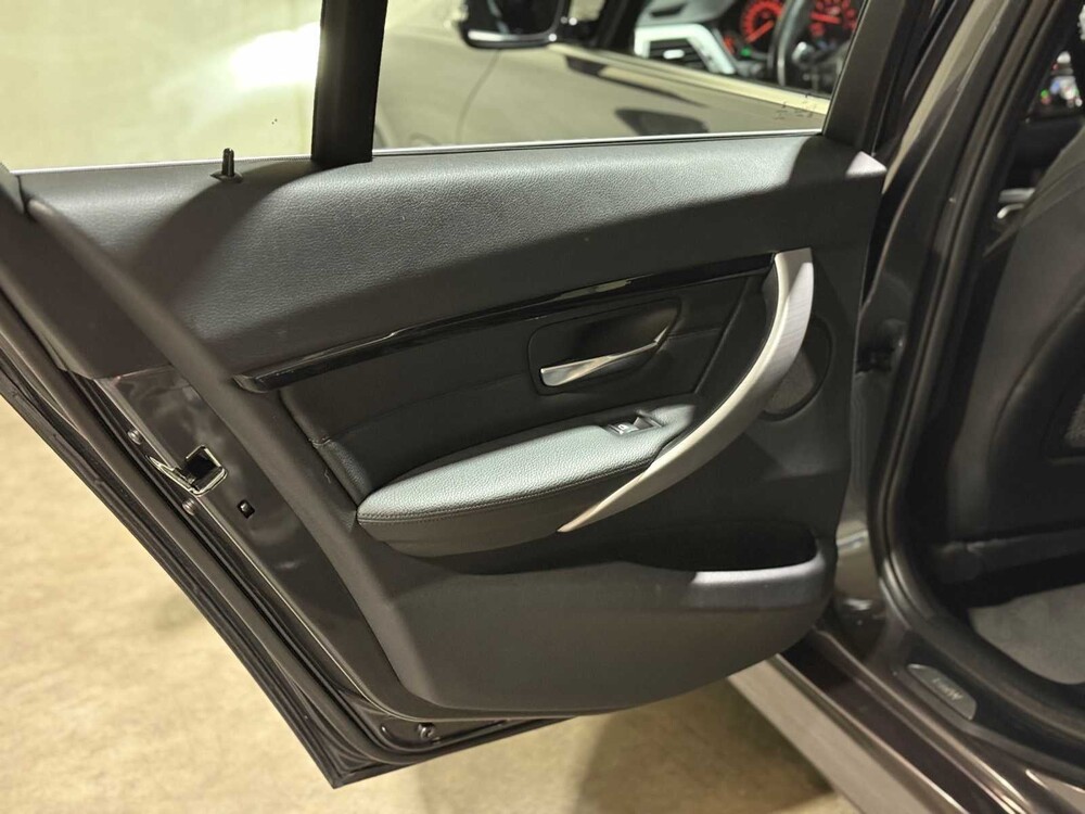 BMW 330e M-Sport High Executive 184PS 2016 3er, JS-229-N