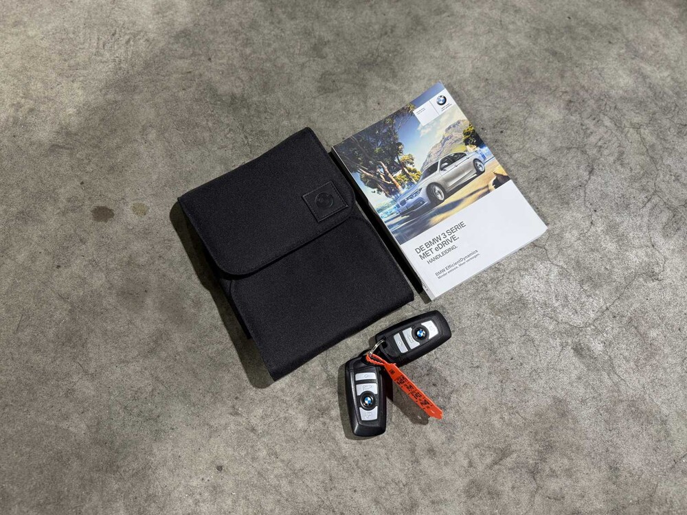 BMW 330e M-Sport High Executive 184PS 2016 3er, JS-229-N