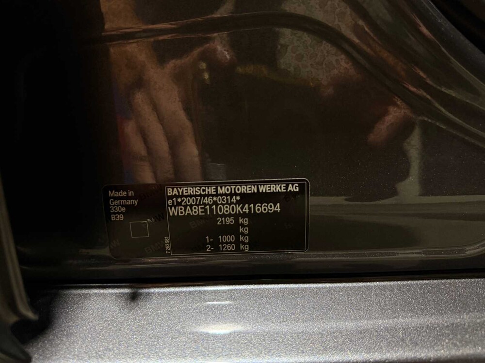 BMW 330e M-Sport High Executive 184PS 2016 3er, JS-229-N