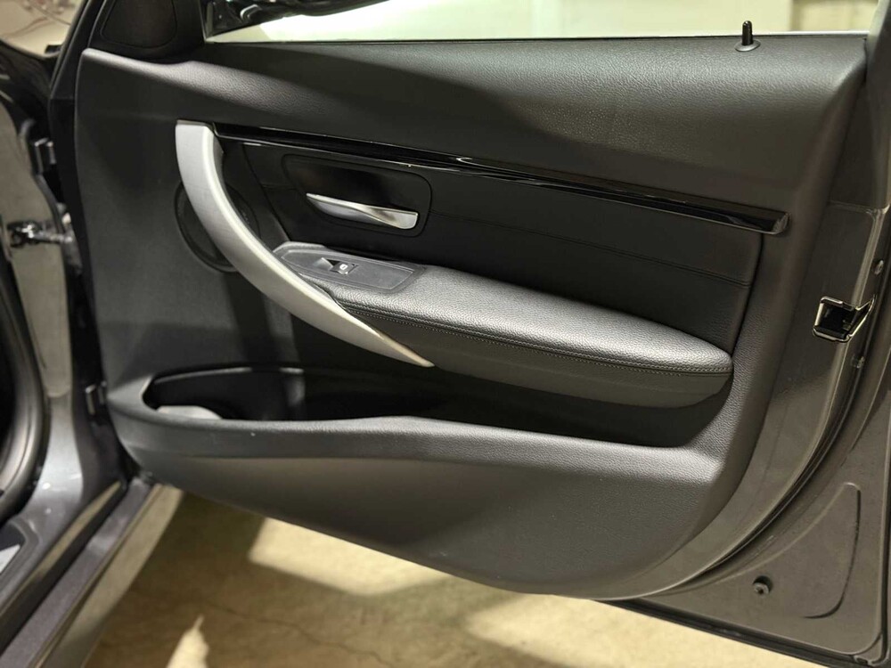 BMW 330e M-Sport High Executive 184PS 2016 3er, JS-229-N