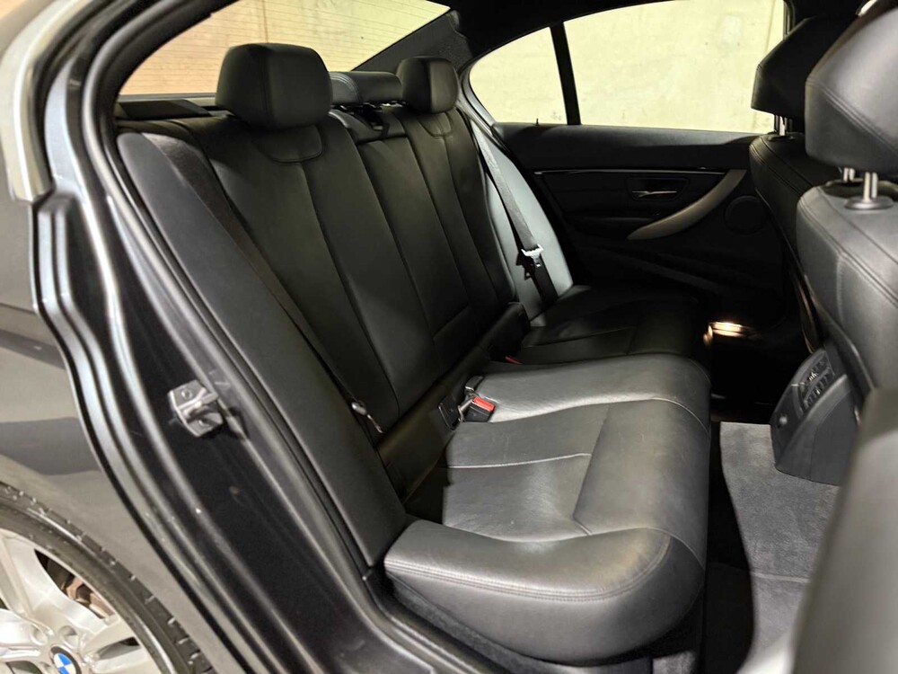 BMW 330e M-Sport High Executive 184PS 2016 3er, JS-229-N