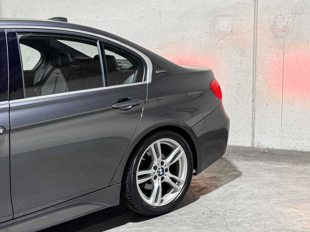 BMW 330e M-Sport High Executive 184PS 2016 3er, JS-229-N