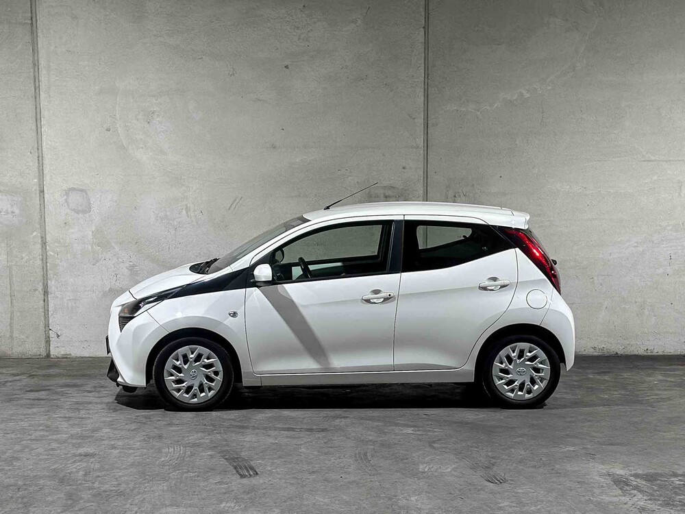 Toyota Aygo 1.0 VVT-i x-play 72hp 2020, J-855-XB