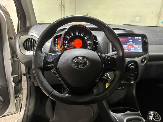 Toyota Aygo 1.0 VVT-i x-play 72pk 2020, J-855-XB