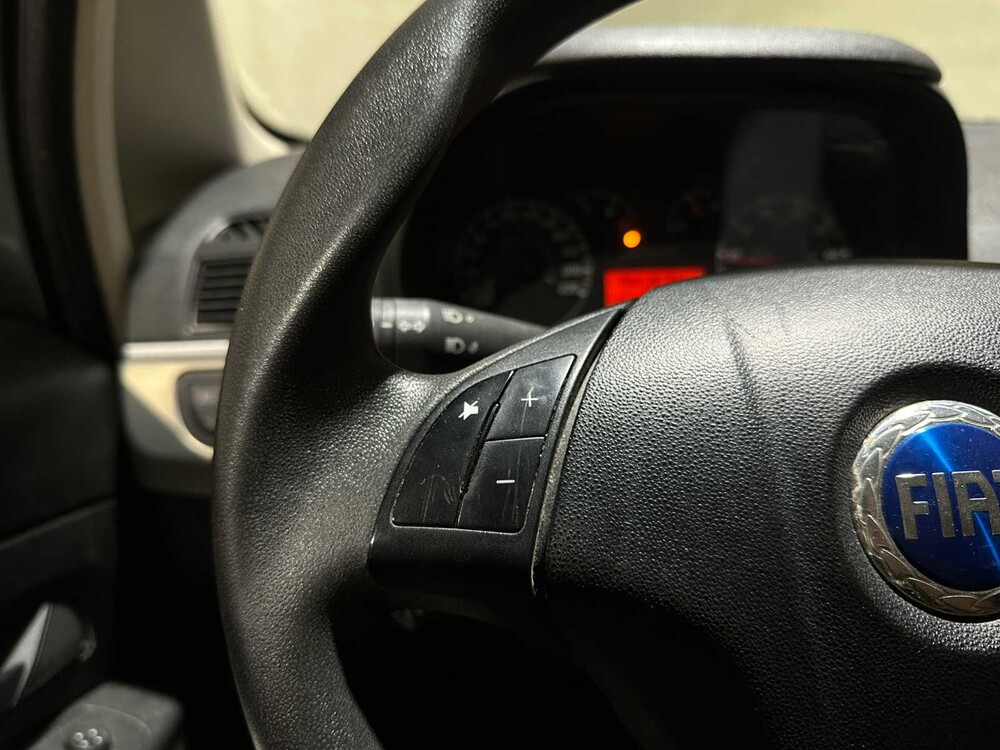 Fiat Grande Punto 1.4-16V Sportsound Plus 95PS 2006, 31-TL-LT