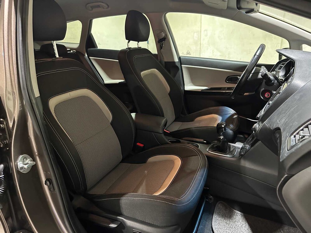 Kia cee'd Sportswagon 1.6 GDI BusinessLine 135PS 2014, 5-TRK-97