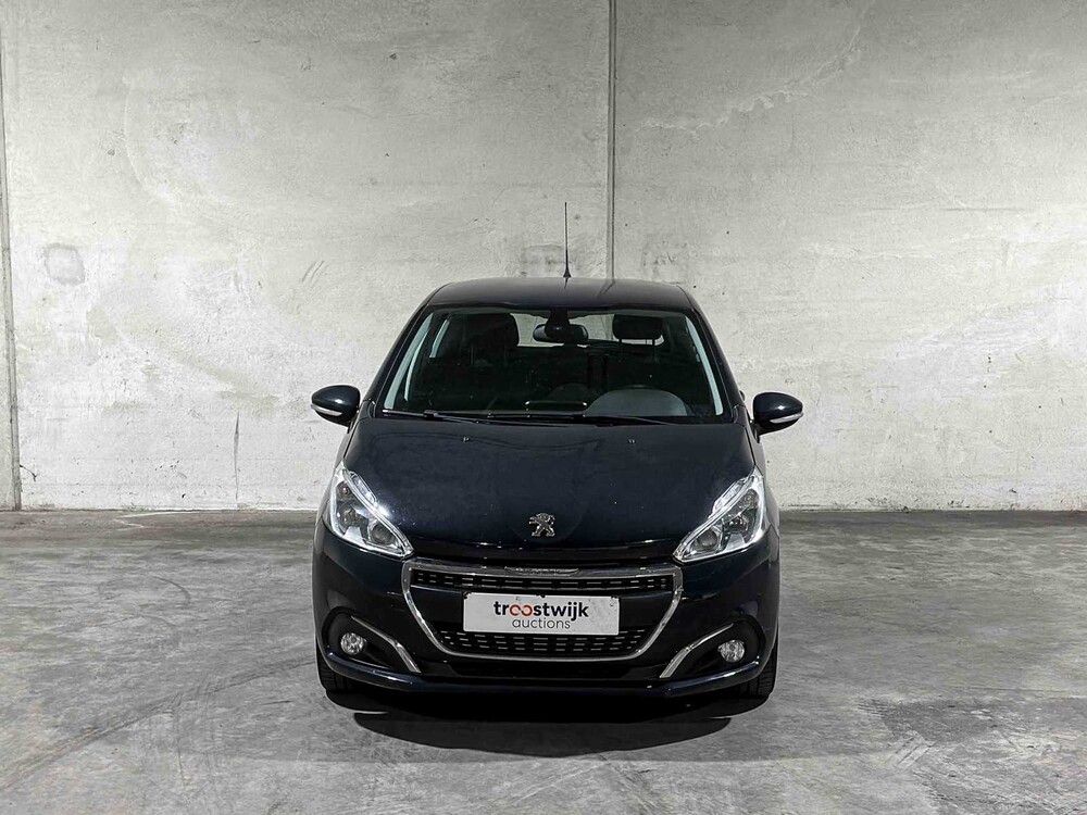 Peugeot 208 1.2 PureTech Signature 83PS 2019, XR-330-V