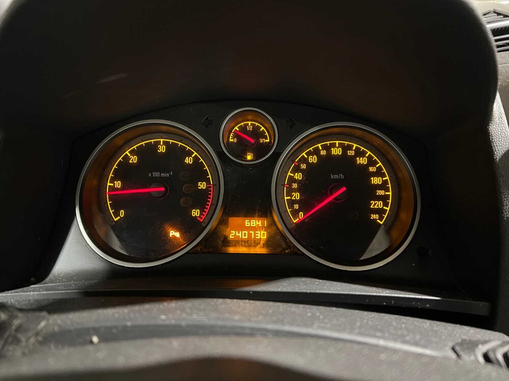 Opel Zafira 1.9 CDTi Enjoy 7-Personen 120PS 2005, P-660-PX