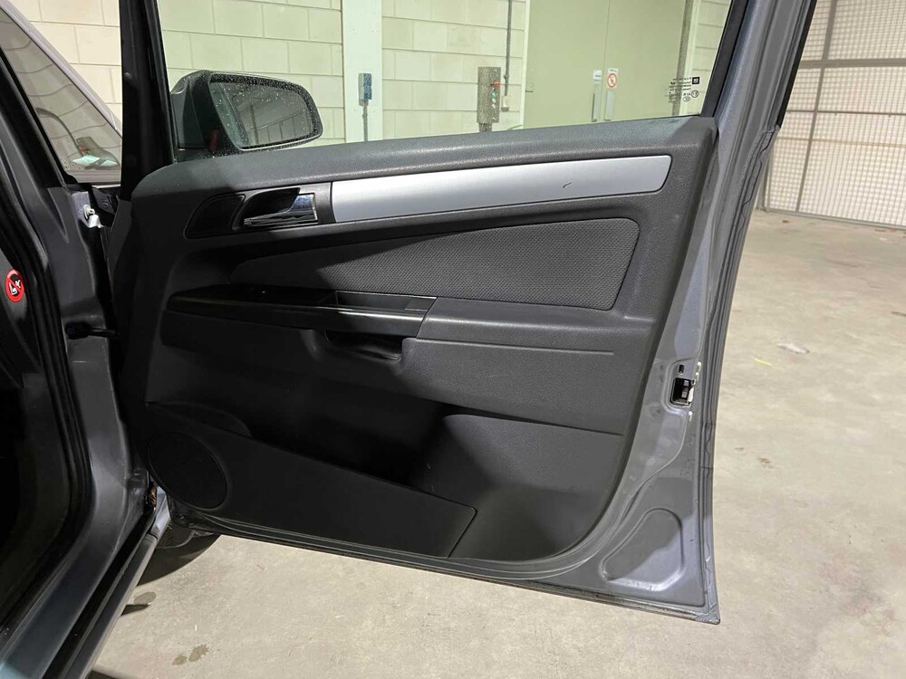 Opel Zafira 1.9 CDTi Enjoy 7-Personen 120PS 2005, P-660-PX