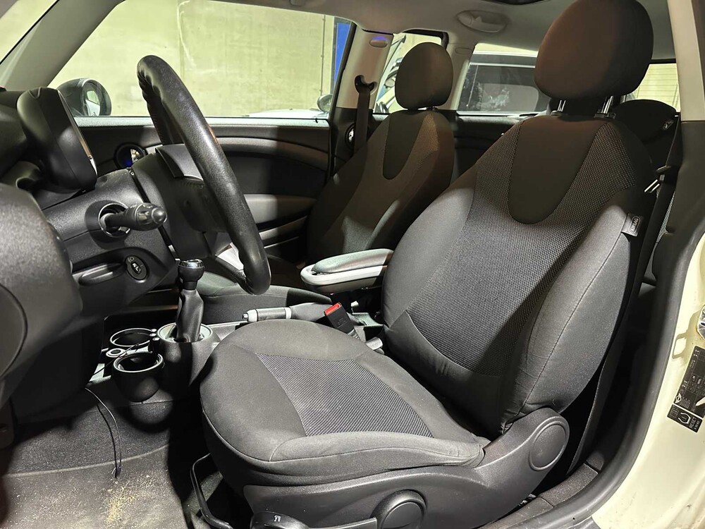 Mini Clubman 1.6 Cooper D Pepper 109PS 2008, 87-GHP-6