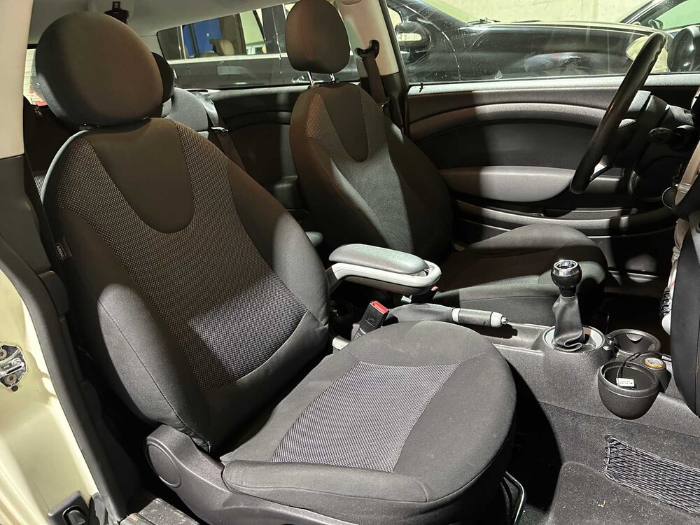 Mini Clubman 1.6 Cooper D Pepper 109PS 2008, 87-GHP-6