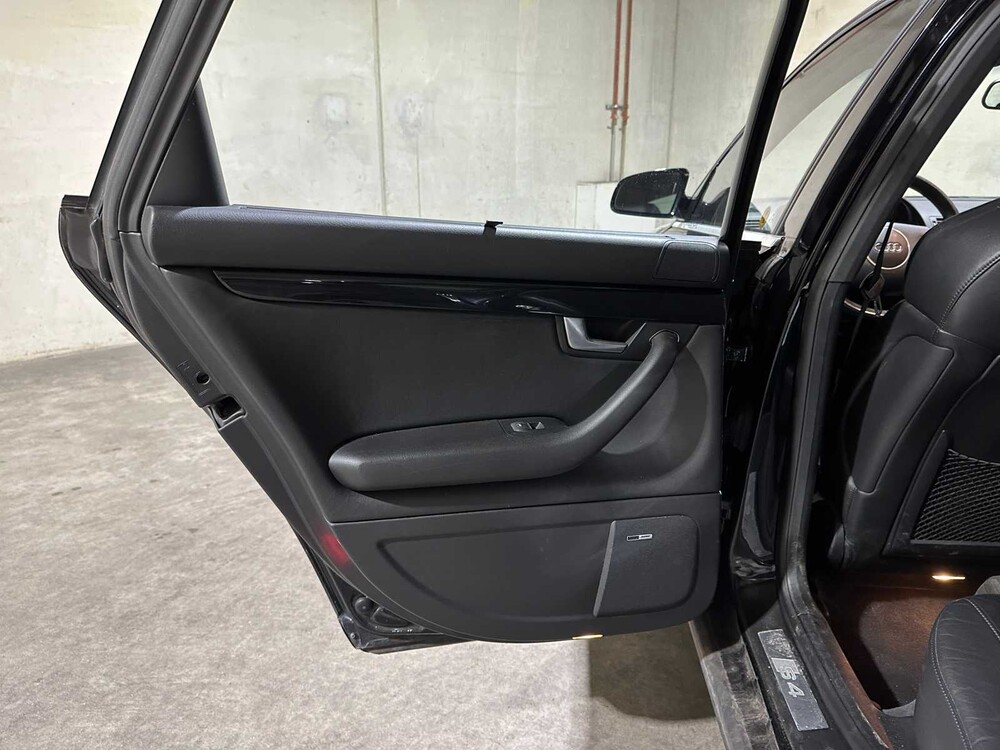 Audi S4 Avant 4.2 V8 Quattro B6 344pk 2004, 49-ZJ-ZJ