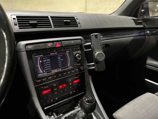 Audi S4 Avant 4.2 V8 Quattro B6 344pk 2004, 49-ZJ-ZJ