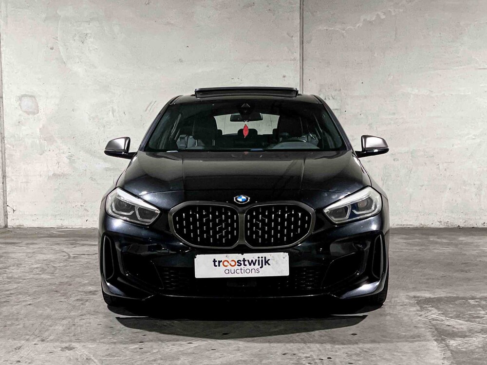 BMW M135i xDrive High Executive 306pk 2020 1-Serie F40, P-072-PH