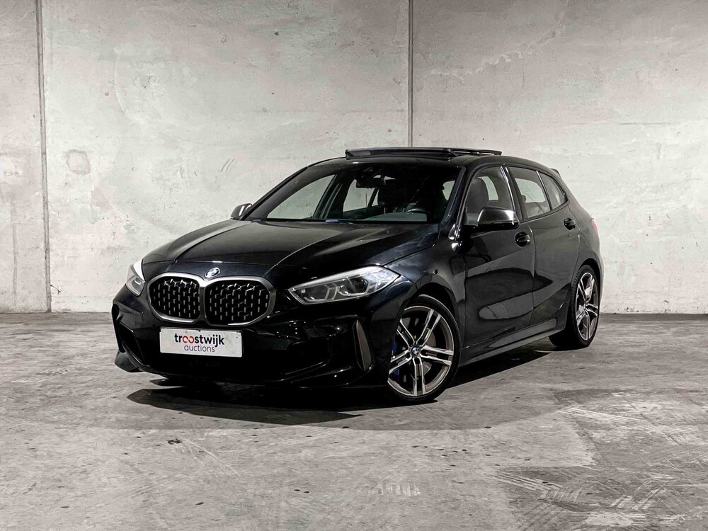 BMW M135i xDrive High Executive 306pk 2020 1-Serie F40, P-072-PH