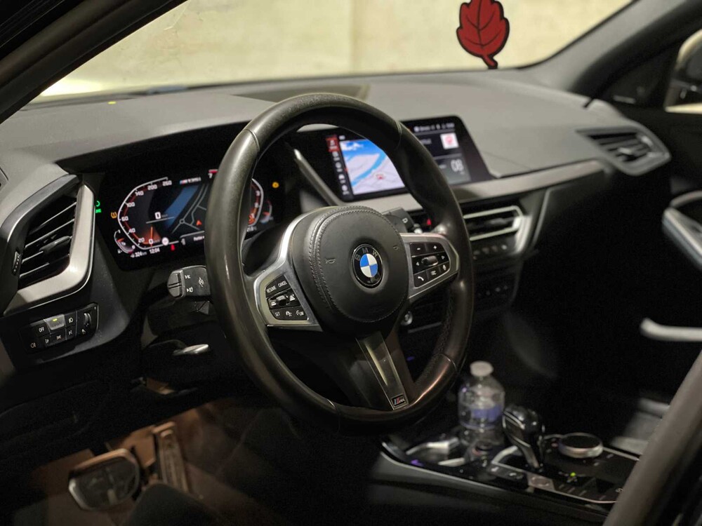 BMW M135i xDrive High Executive 306pk 2020 1-Serie F40, P-072-PH