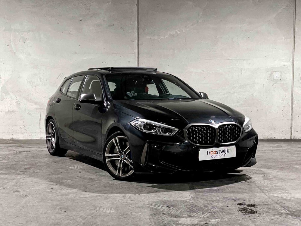 BMW M135i xDrive High Executive 306pk 2020 1-Serie F40, P-072-PH