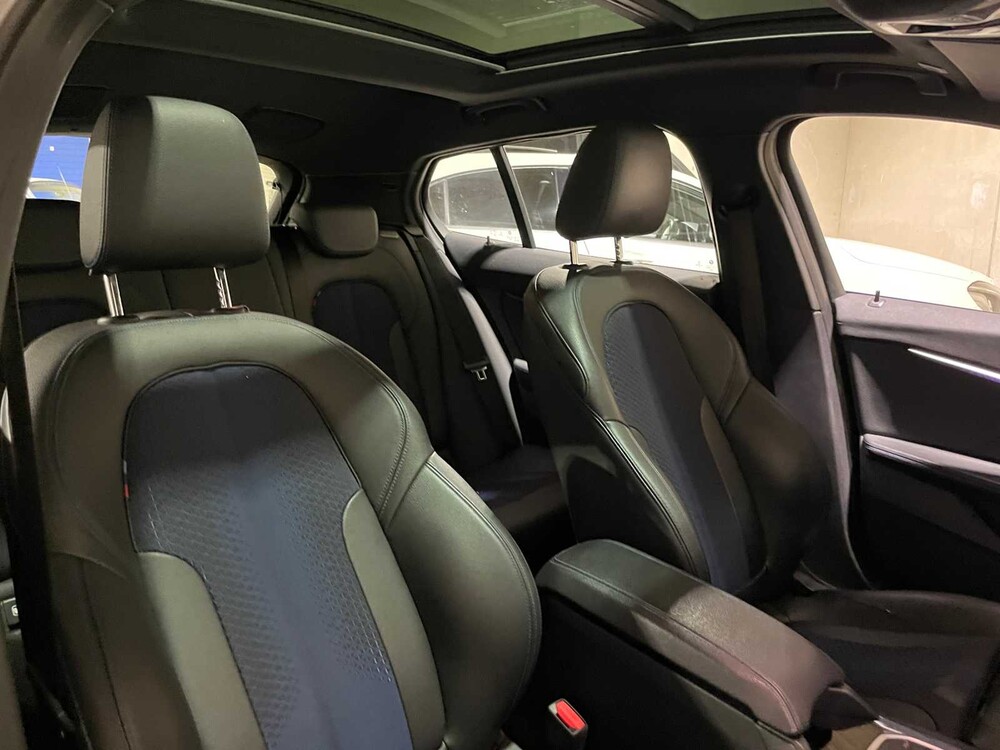 BMW M135i xDrive High Executive 306pk 2020 1-Serie F40, P-072-PH