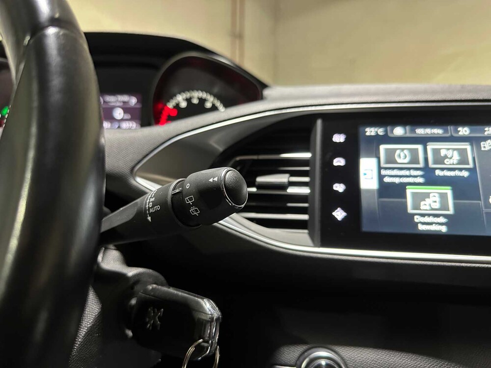 Peugeot 308 SW 1.2 e-THP Allure 131PS 2014 (Automatik), 6-ZDS-85