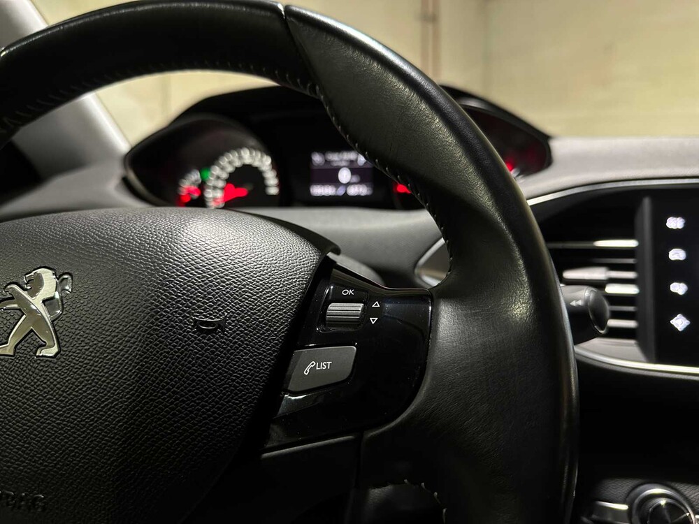 Peugeot 308 SW 1.2 e-THP Allure 131PS 2014 (Automatik), 6-ZDS-85