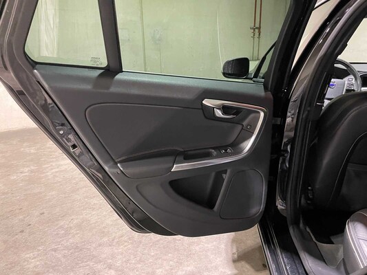 Volvo V60 2.0 D2 Summum 120PS 2015, XF-303-K