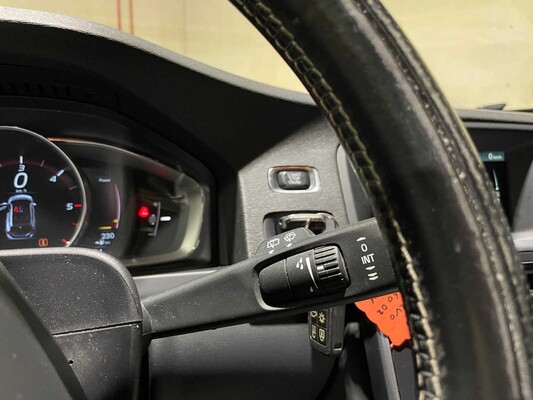 Volvo V60 2.0 D2 Summum 120PS 2015, XF-303-K