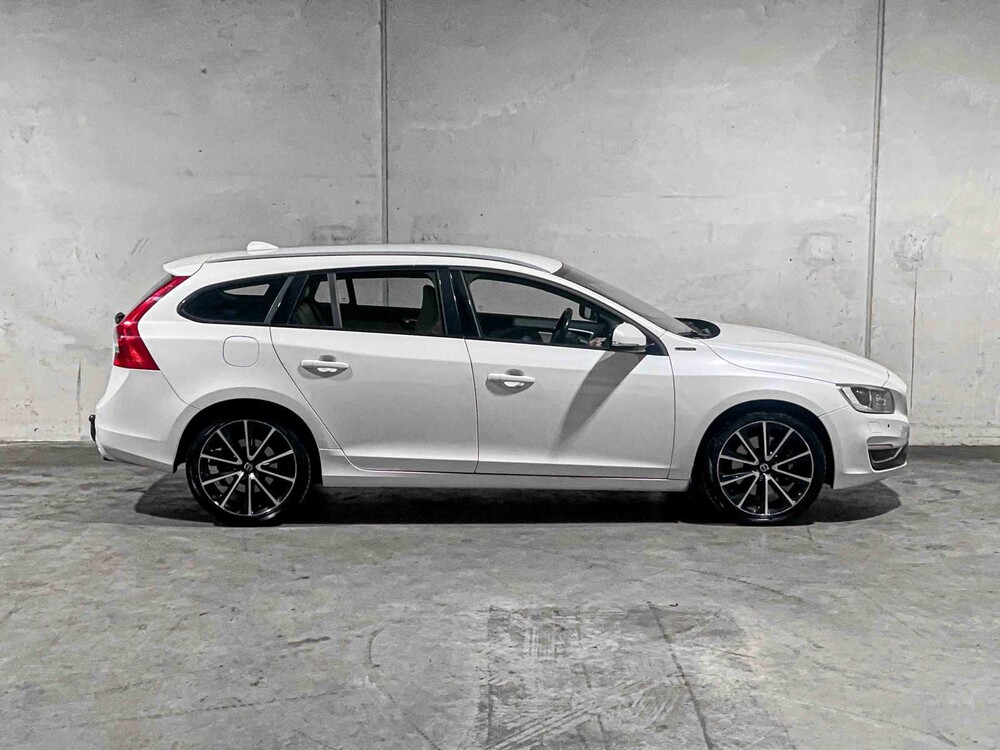 Volvo V60 2.4 D5 Twin Engine Special Edition 215PS 2015, GZ-344-N