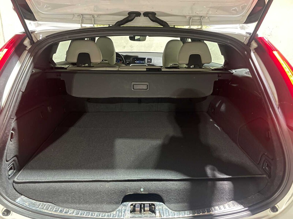 Volvo V60 2.4 D5 Twin Engine Special Edition 215PS 2015, GZ-344-N