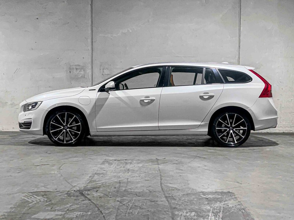 Volvo V60 2.4 D5 Twin Engine Special Edition 215PS 2015, GZ-344-N