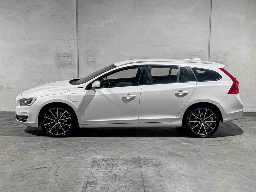 Volvo V60 2.4 D5 Twin Engine Special Edition 215PS 2015, GZ-344-N