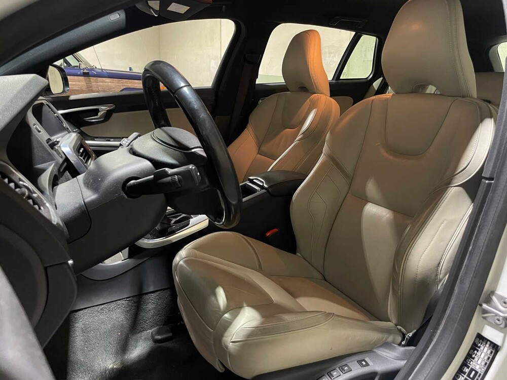 Volvo V60 2.4 D5 Twin Engine Special Edition 215PS 2015, GZ-344-N