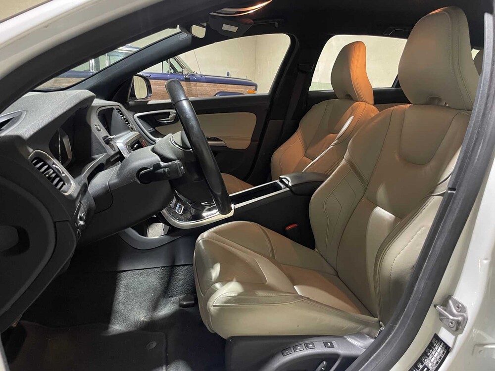 Volvo V60 2.4 D5 Twin Engine Special Edition 215PS 2015, GZ-344-N